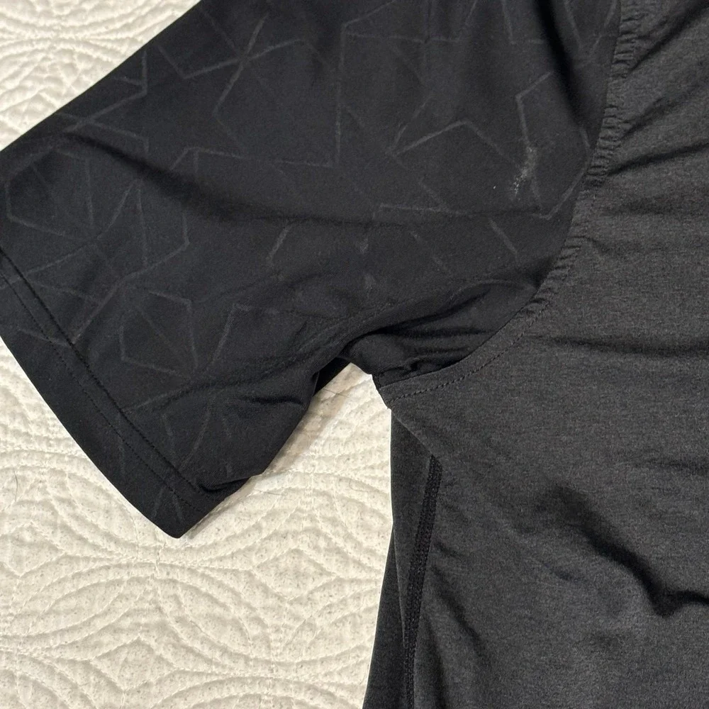 Under Armour Men's Medium Baseball Heatgear‎ Fitted Shirt